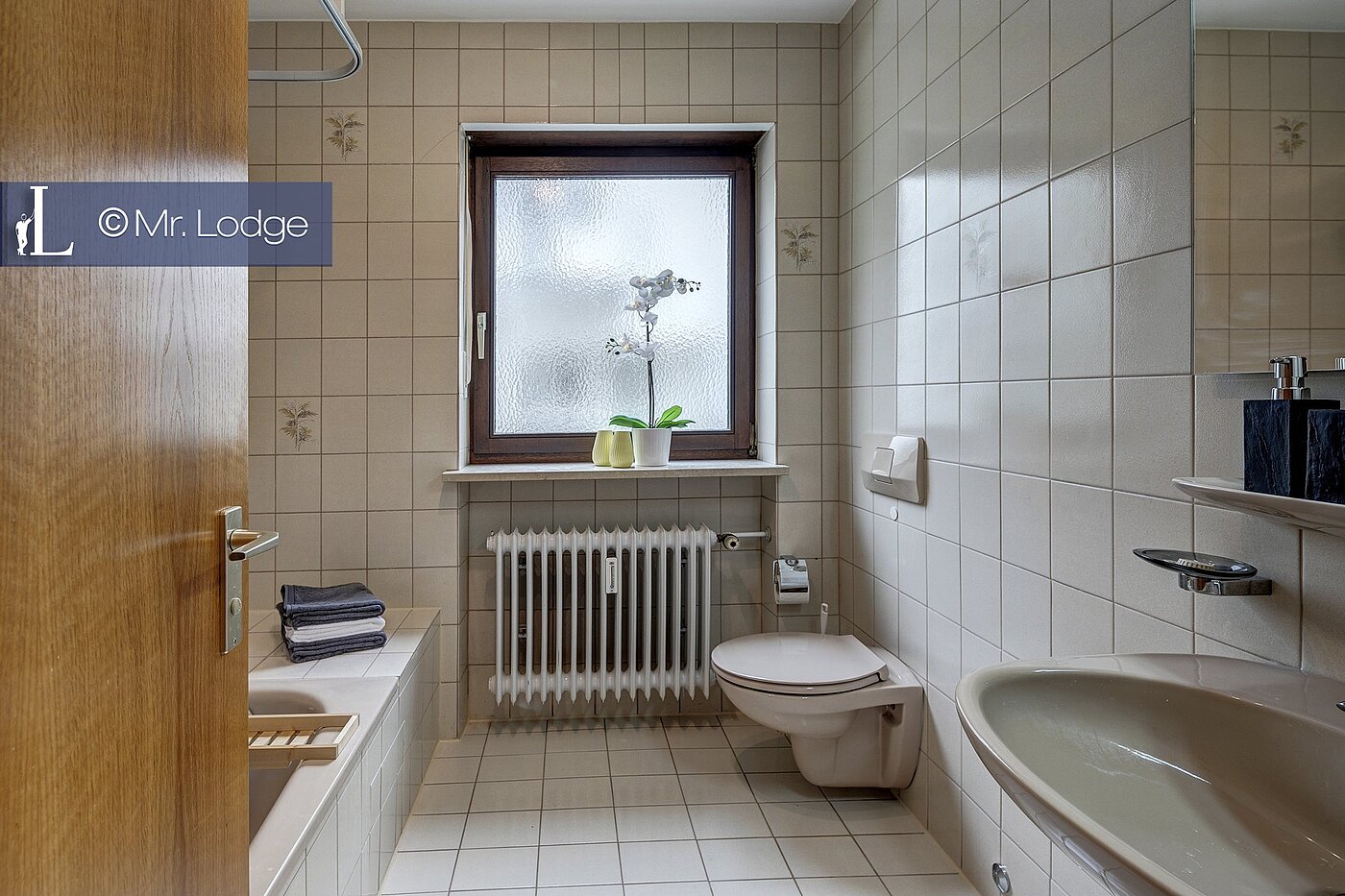 一楼公寓 与 2 房间 | München-Harlaching | 1704ML6 | Bad mit Fenster