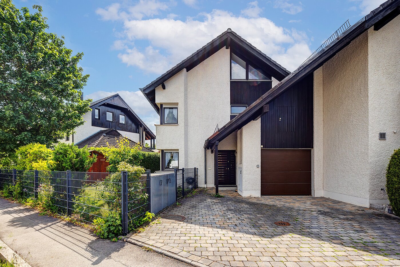 排角屋 与 6 房间 | Germering | 70033 | Eingangsbereich mit Garage