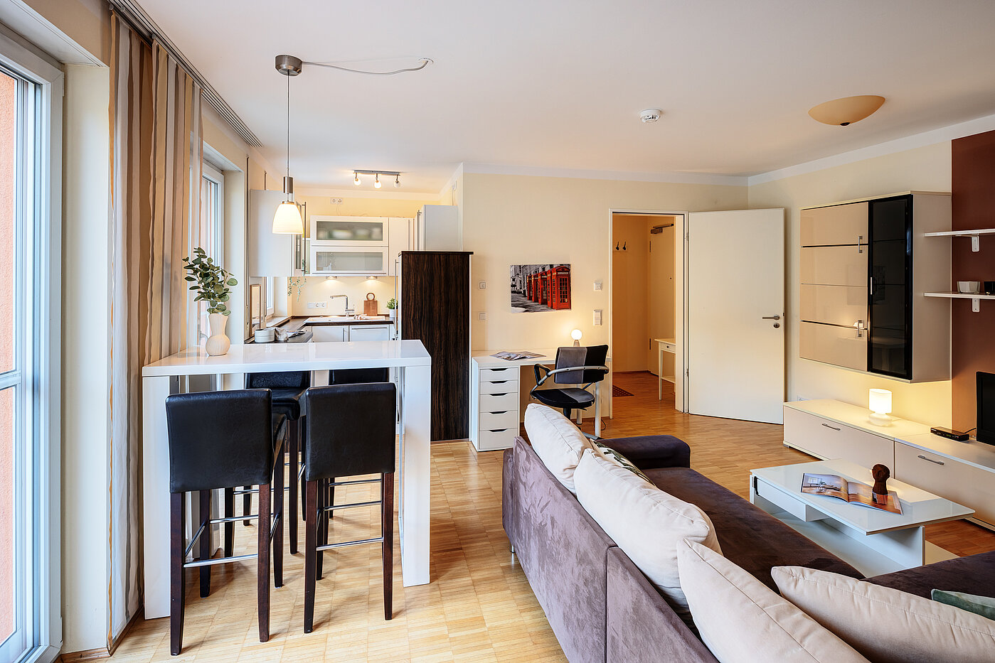 多层公寓 与 2 房间 | München-Schwabing | 703161 | Wohnzimmer