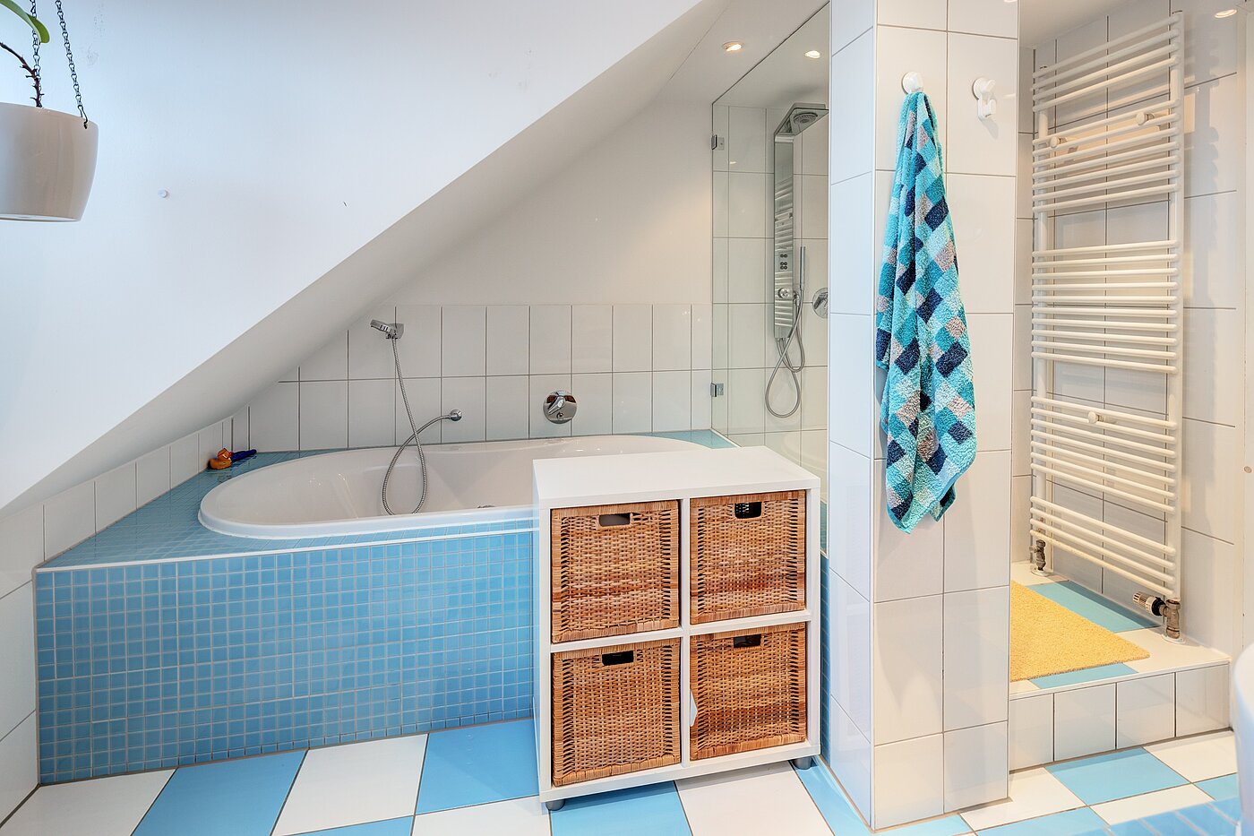 多层公寓 与 5 房间 | München-Neuhausen | 70140 | ...Wanne und Dusche