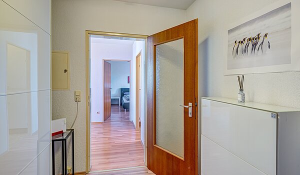 多层公寓 与 2.5 房间 | München-Hadern | 70393 | Flur vom Eingang kommend