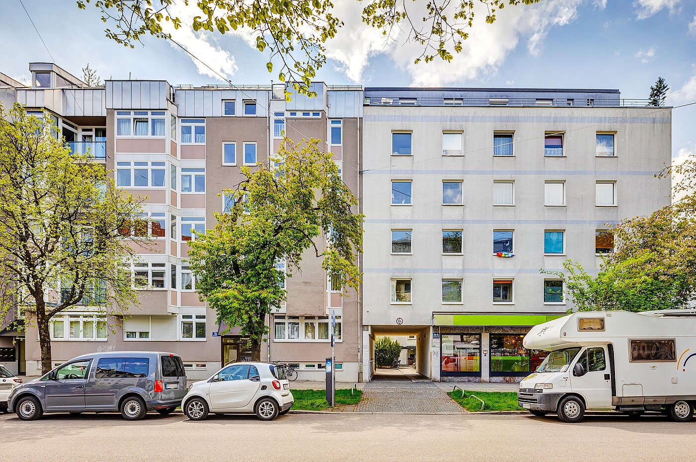 多层公寓 与 2.5 房间 | München-Nymphenburg | 2204ML61 | Ansicht von der Straße