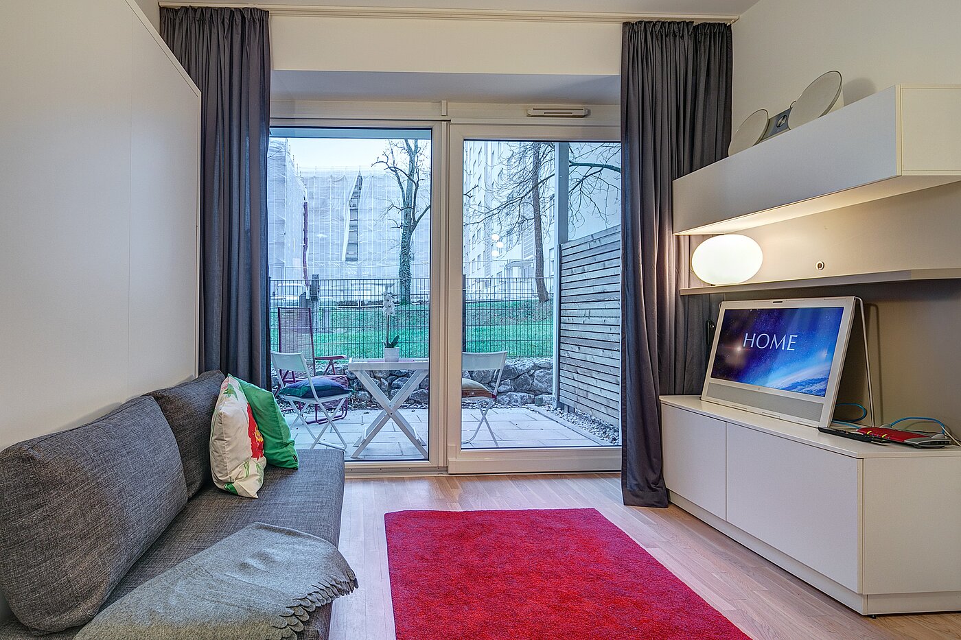 一楼公寓 与 1 房间 | München-Bogenhausen | 2301ML3 | Wohnbereich mit großen Fenstern