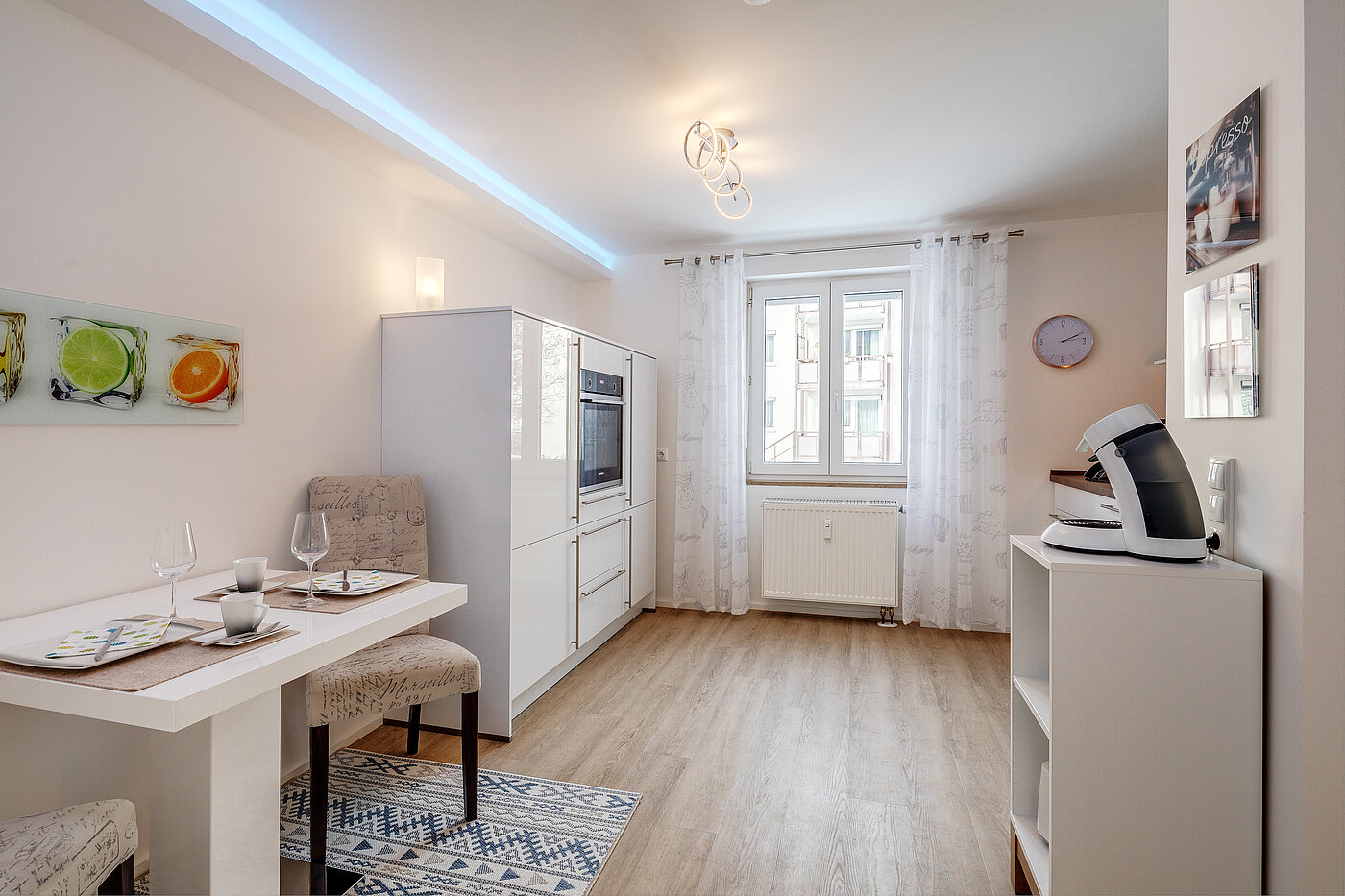 多层公寓 与 2 房间 | München-Allach | 70412 | Küche mit Essplatz...
