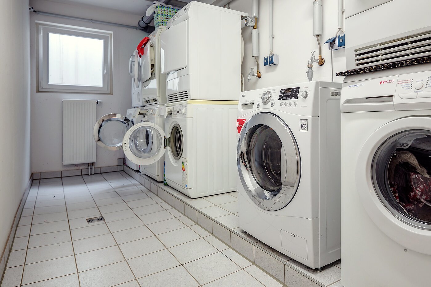 多层公寓 与 4 房间 | München-Forstenried | 2209ML6 | Waschen im Gemeinschaftskeller