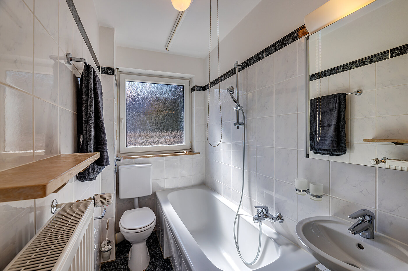 多层公寓 与 1 房间 | München-Schwabing | 70449 | ...Wannenbad mit Fenster