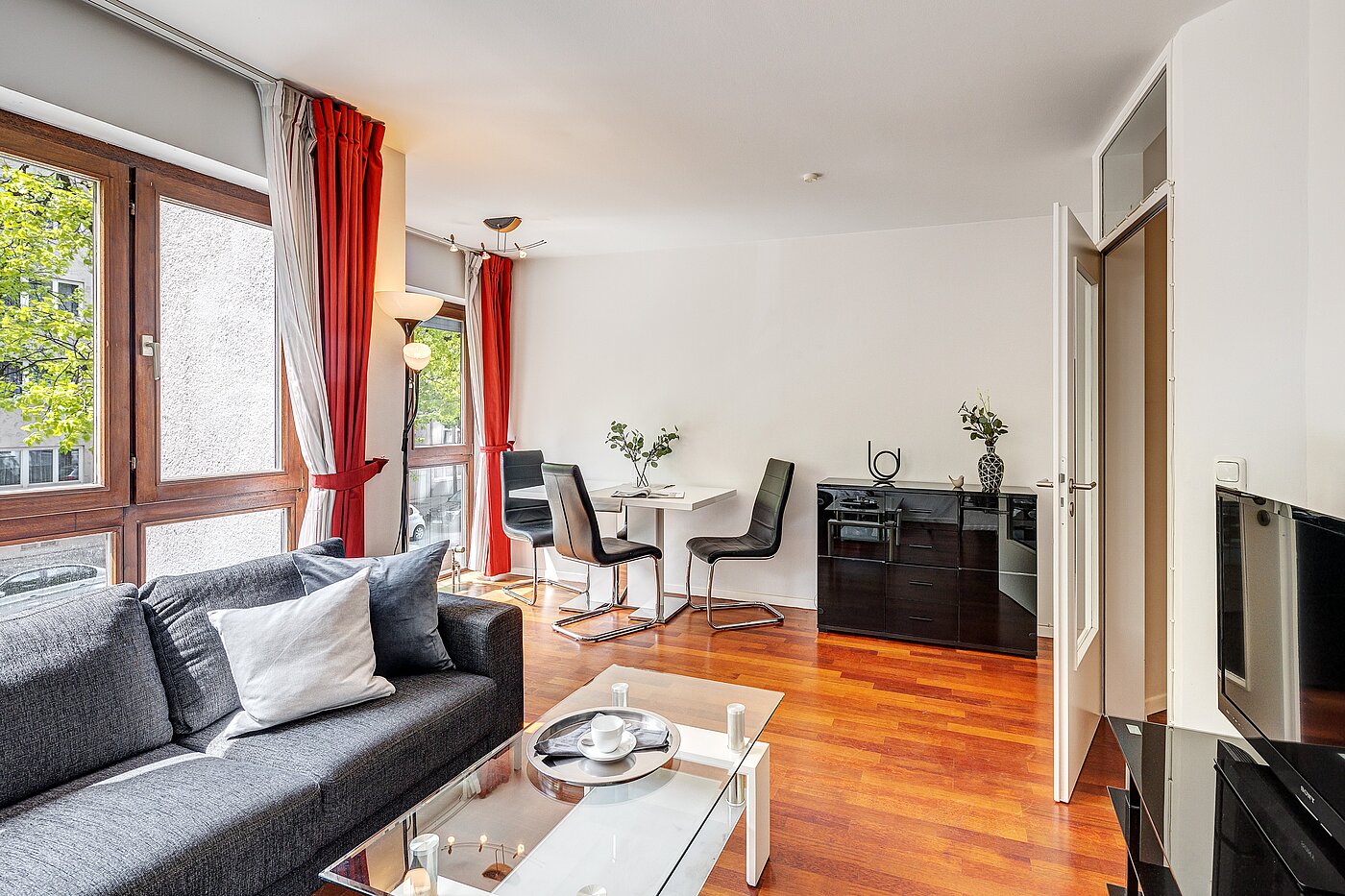 多层公寓 与 3 房间 | München-Schwabing | 2202ML12 | Das Wohnzimmer mit...