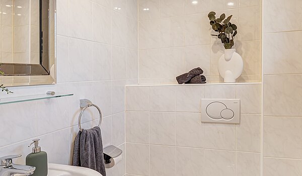 排式中层住宅 与 5 房间 | Unterschleißheim | 70187 | Gäste-WC