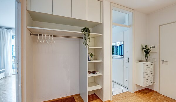 多层公寓 与 3 房间 | München-Neuhausen | 70489 | Garderobe