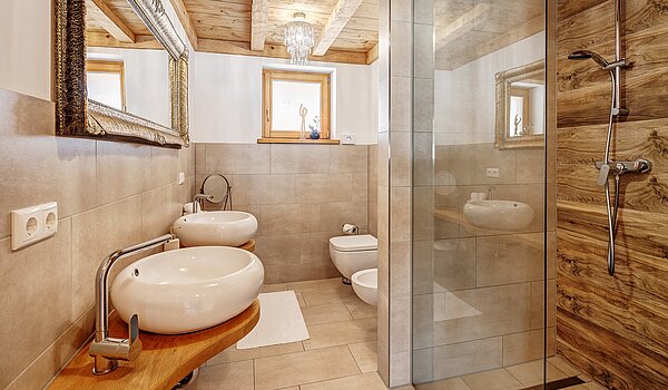 多层公寓 与 6 房间 | 70095 | ...und Masterbad