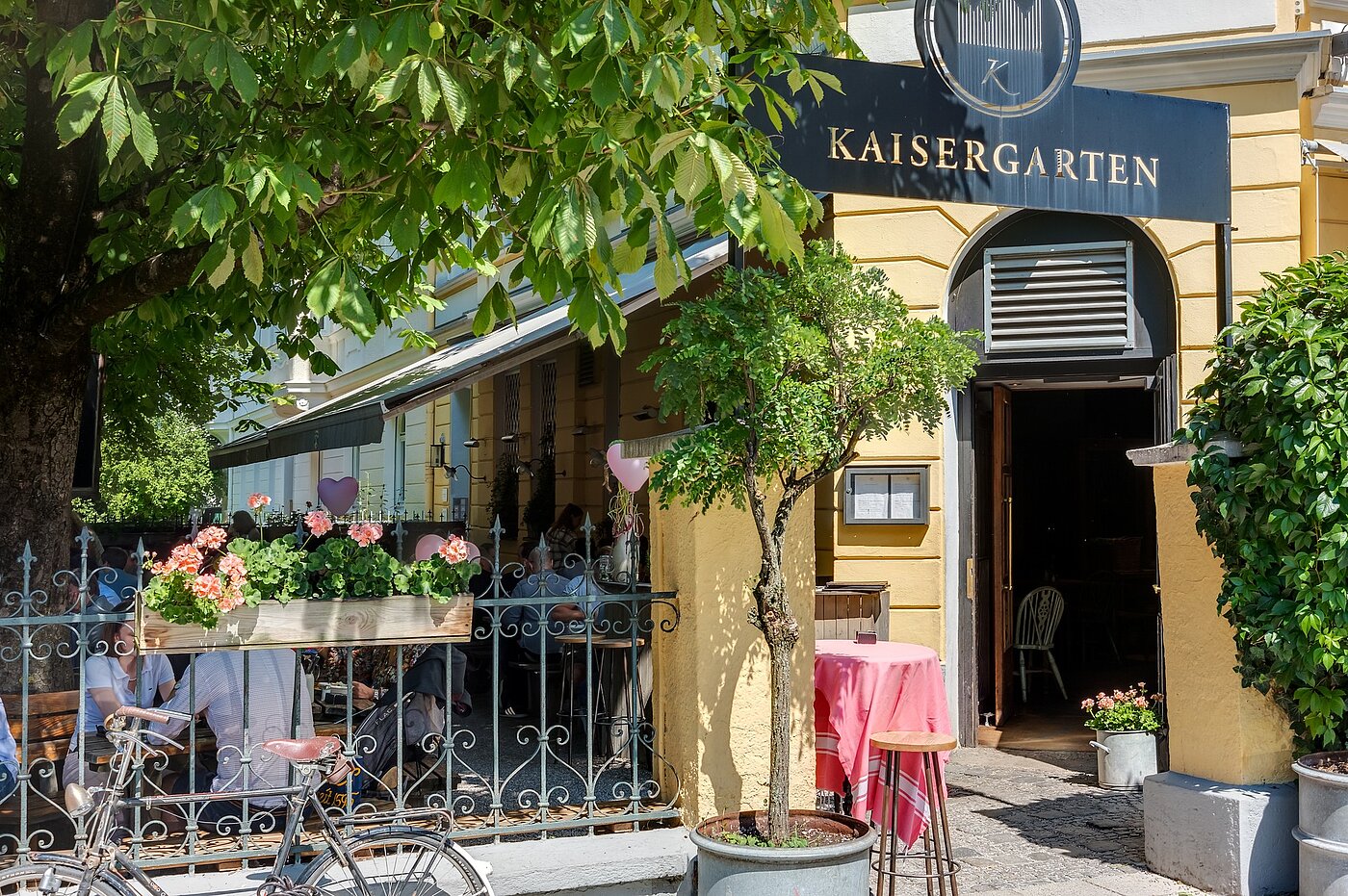 多层公寓 与 2 房间 | München-Schwabing | 70130 | Zahlreiche Gastronomieangebote...