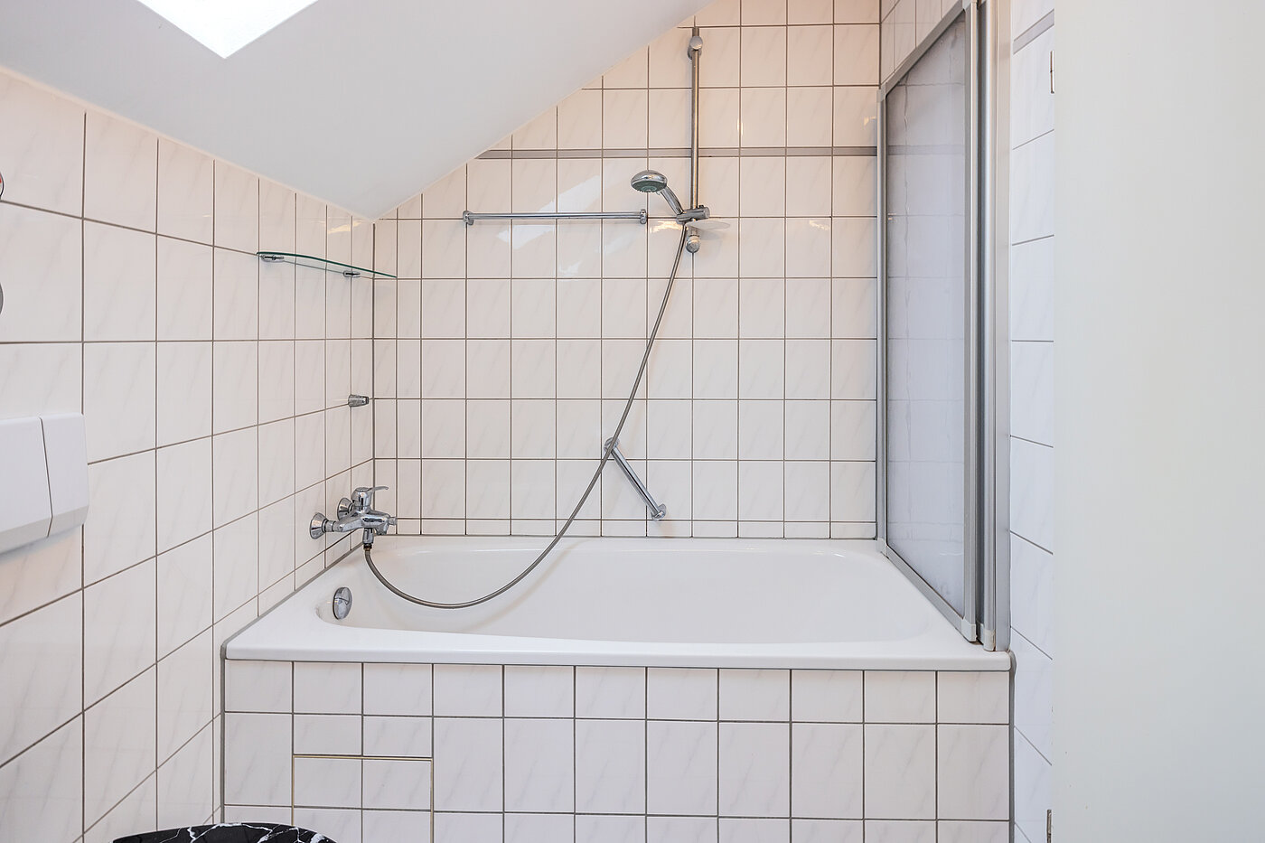 多层公寓 与 2 房间 | Poing | 70373 | ...Badewanne