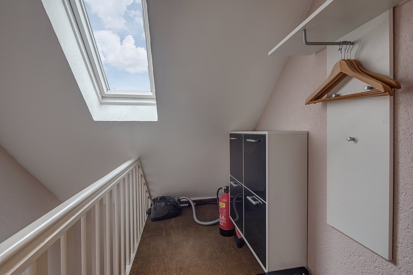 阁楼公寓 与 3 房间 | München-Hasenbergl | 1803ML5 | Garderobe