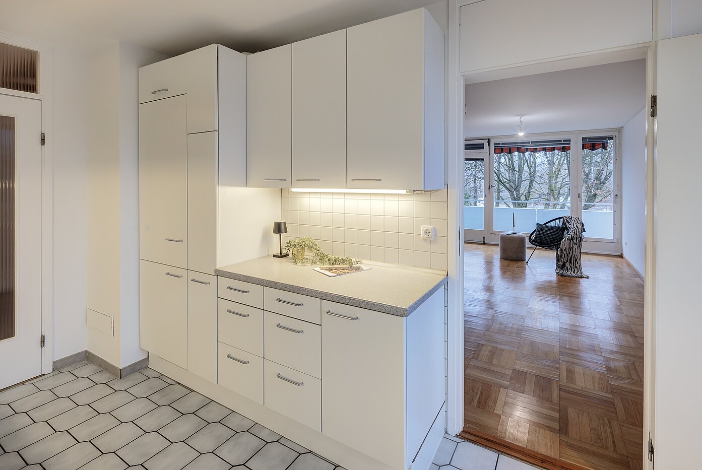 多层公寓 与 3.5 房间 | München-Bogenhausen | 703052 | Blick zum Wohnzimmer