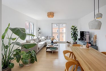 Ludwigsvorstadt：宽敞明亮的三居室公寓，带朝南的露台和朝西的阳台，位于5层