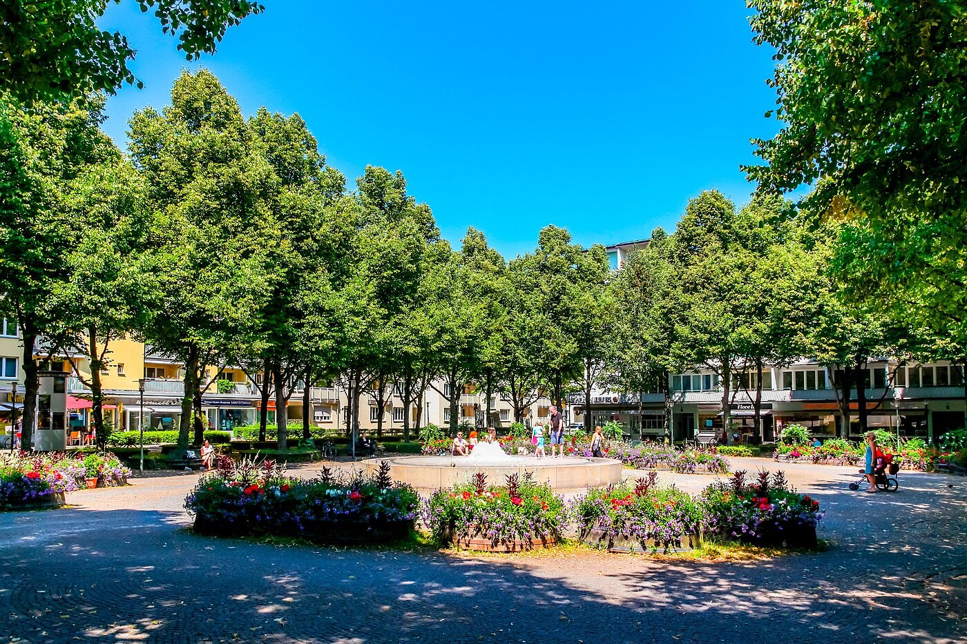 多层公寓 与 1.5 房间 | München-Schwabing | 2011ML3 | Hohenzollernplatz im Sommer