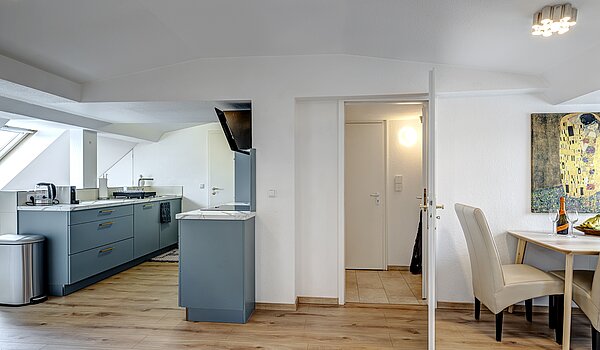阁楼公寓 与 4.5 房间 | München-Ludwigsvorstadt | 70461 | Wohnen / Essen