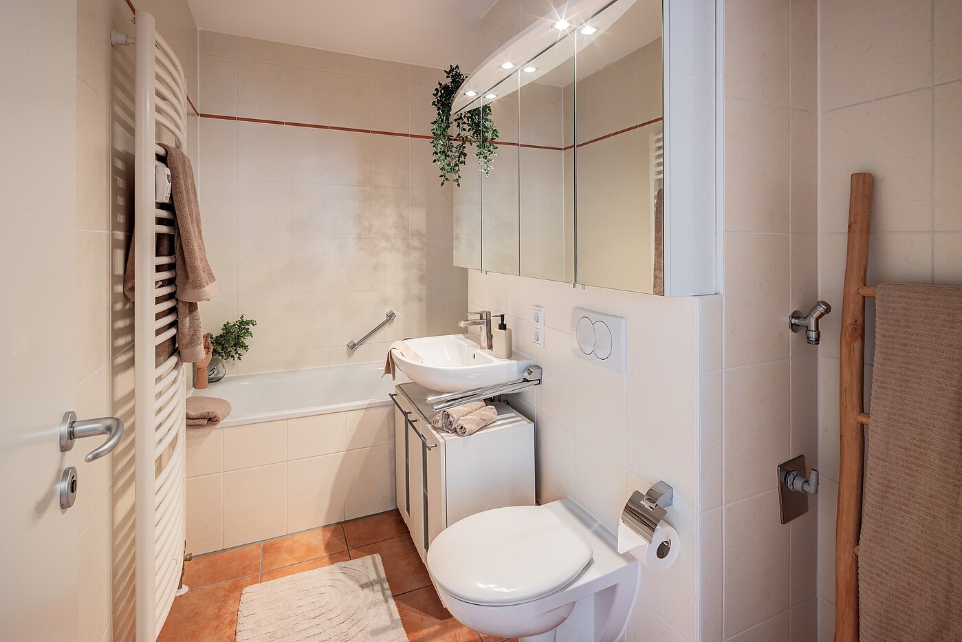 多层公寓 与 2 房间 | München-Bogenhausen | 70396 | Badezimmer...