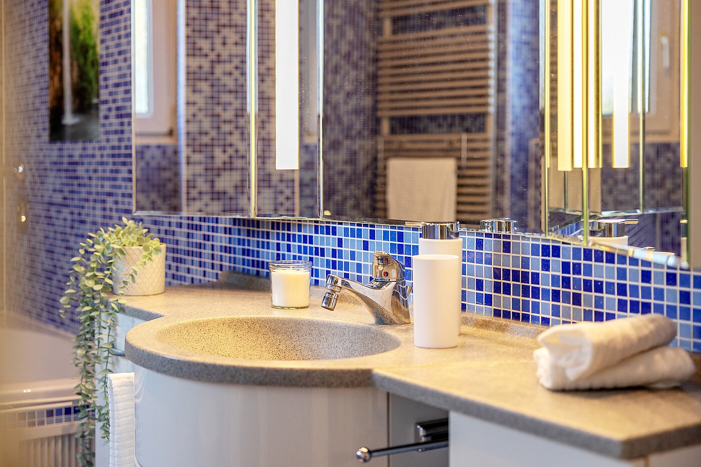 多层公寓 与 3 房间 | München-Forstenried | 2204ML1 | Das Bad mit...