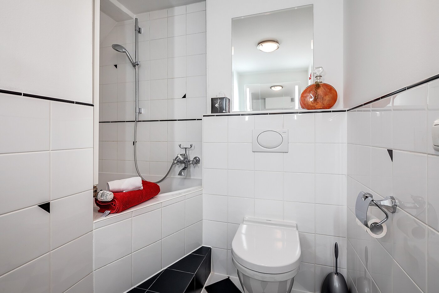 多层公寓 与 2 房间 | München-Isarvorstadt | 70089 | Badezimmer mit Wanne