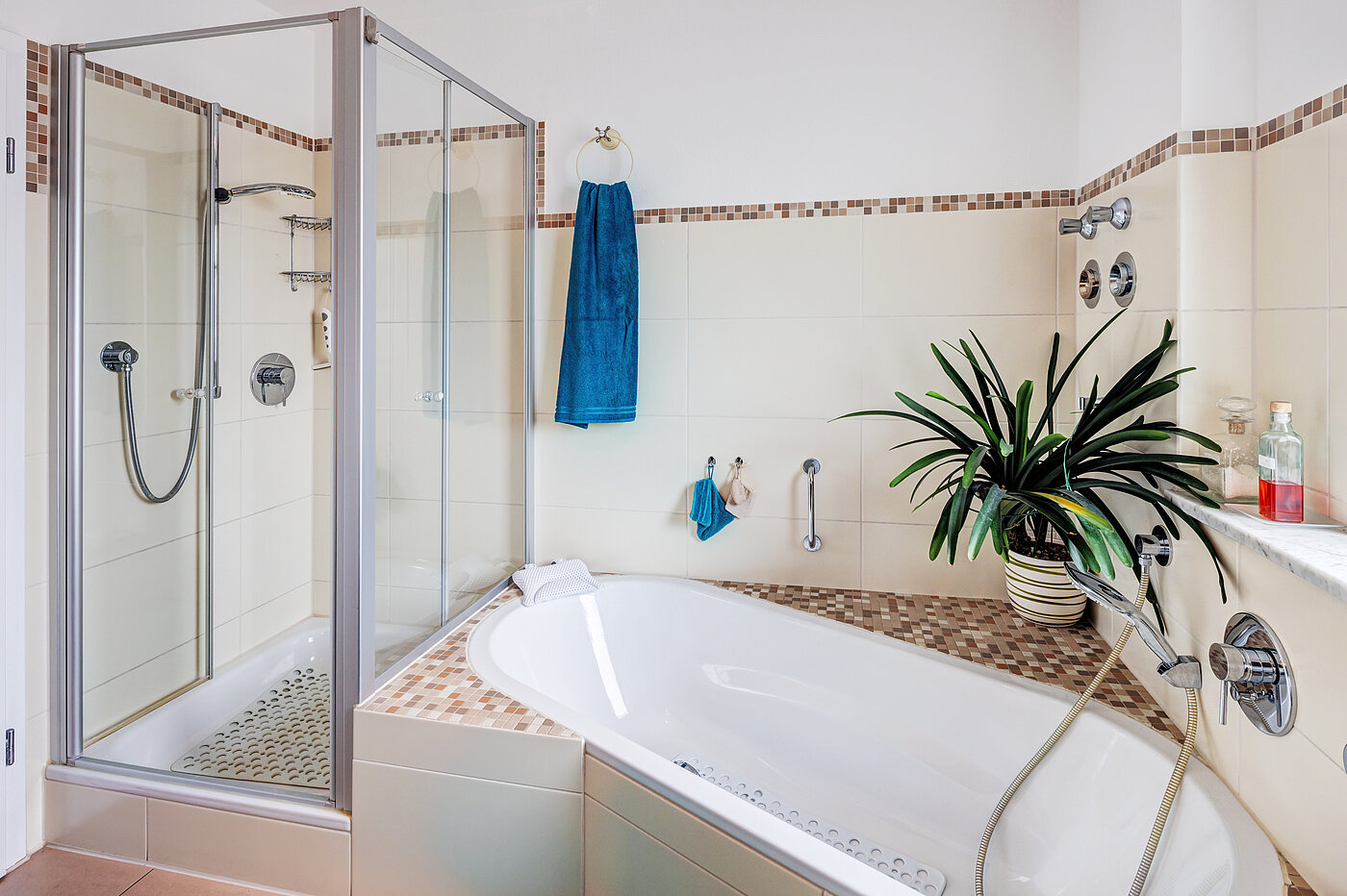 多层公寓 与 3.5 房间 | Bad Aibling | 70442 | ...mit Wanne und Dusche...