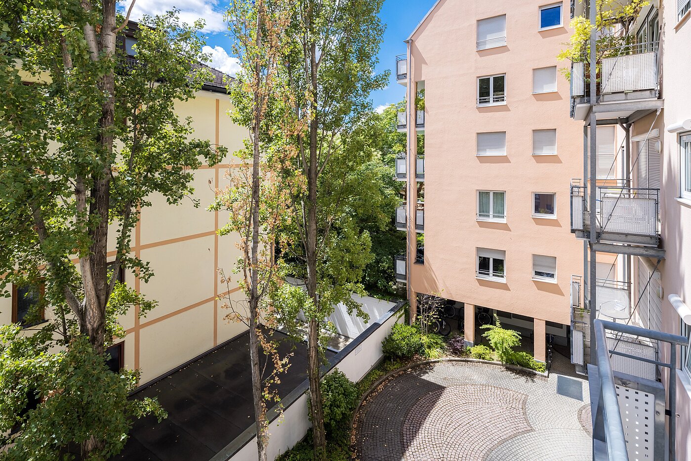 多层公寓 与 1 房间 | München-Maxvorstadt | 2206ML5 | ...begrünten Innenhof