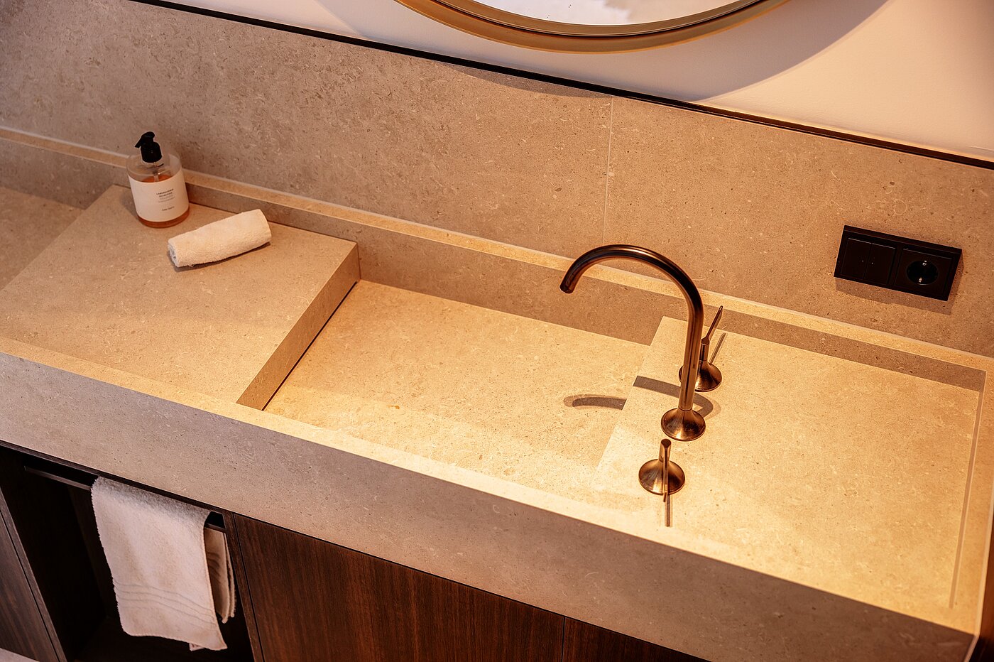 排角屋 与 6 房间 | München-Trudering | 70191 | ...hochwertigen Amaturen,...