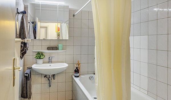 多层公寓 与 3 房间 | München-Trudering | 70443 | Badezimmer