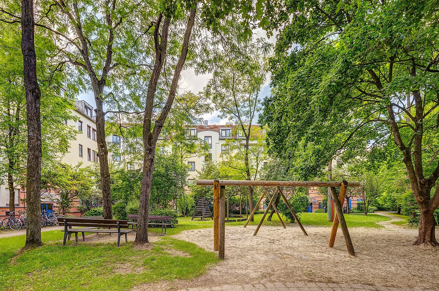 多层公寓 与 2 房间 | München-Schwabing | 2205ML62 | ...und Spielplatz
