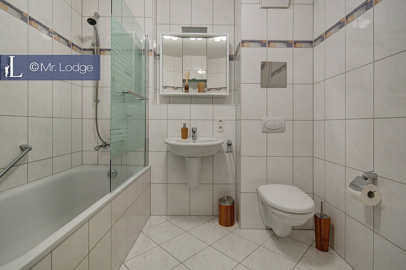 多层公寓 与 1 房间 | München-Thalkirchen | 1705ML8 | Bad mit Badewanne