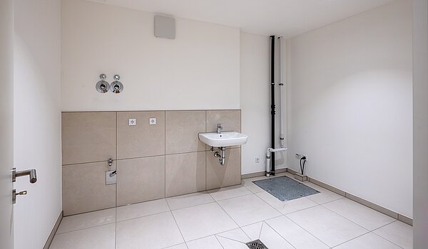 露台公寓 与 3 房间 | München-Harlaching | 70371 | Waschen/ Keller