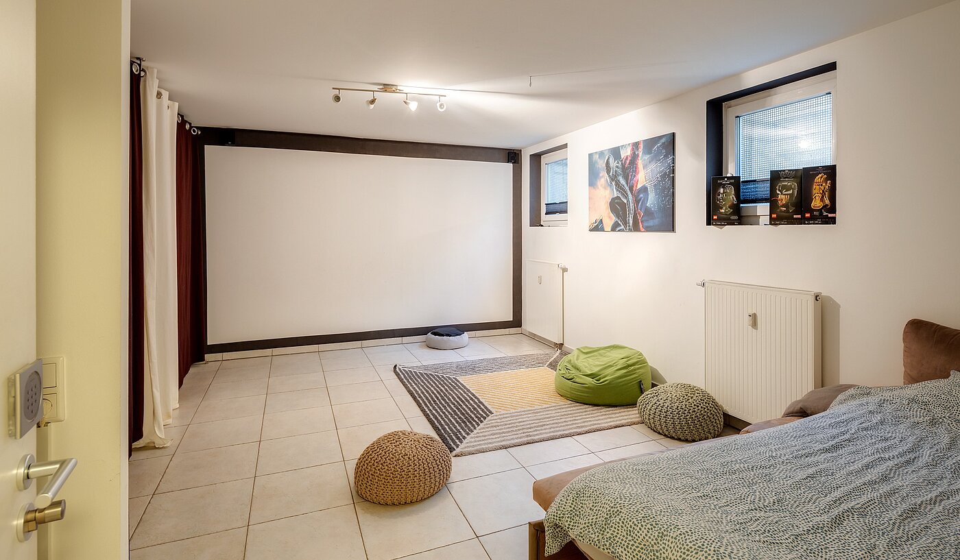 联排别墅 与 5 房间 | Unterföhring | 70119 | Großer Hobbyraum...