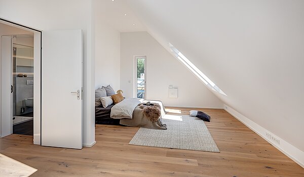 复式公寓 与 4 房间 | München-Obermenzing | 701553 | Großzügiges Schlafzimmer...