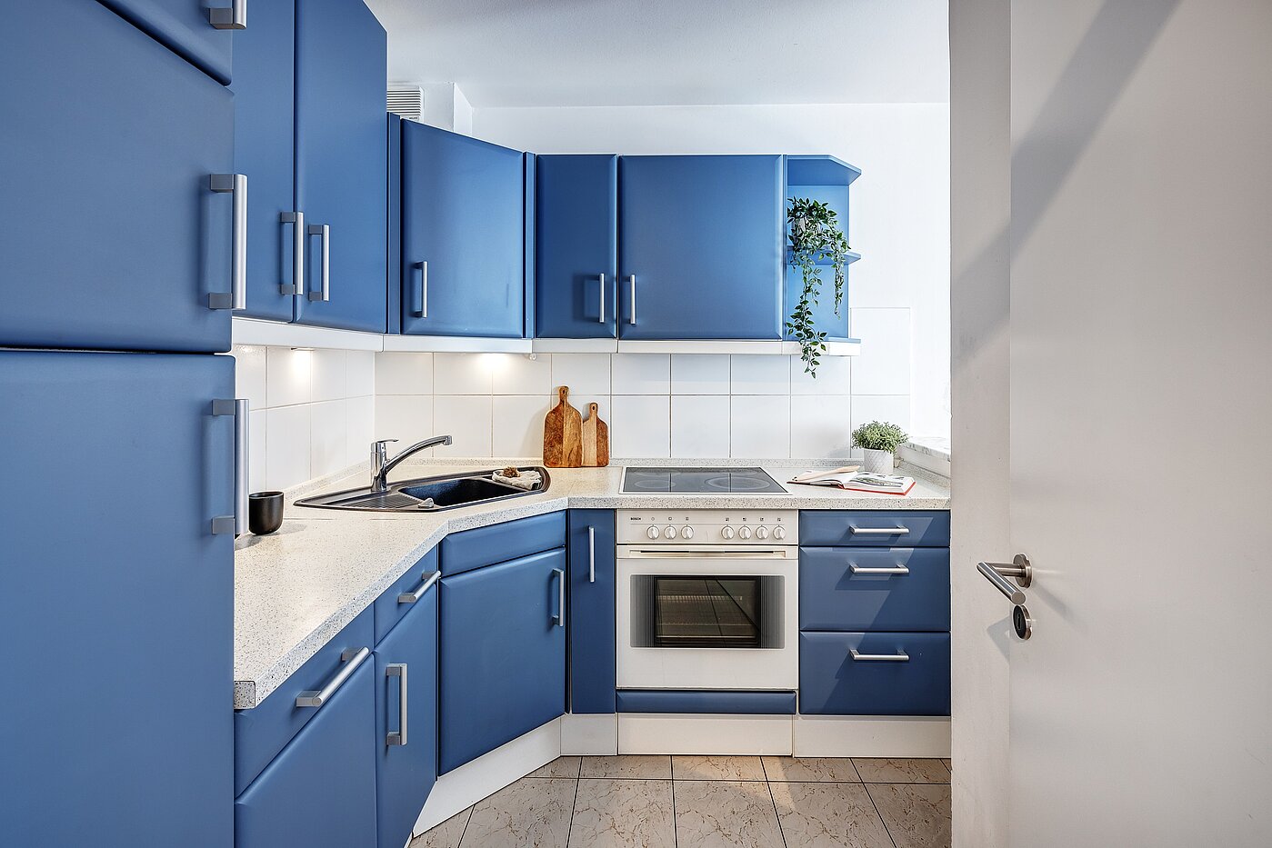 多层公寓 与 3 房间 | München-Schwabing | 2202ML12 | Die Küche, ein Blickfang...