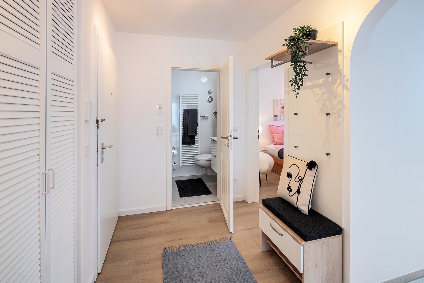 多层公寓 与 2 房间 | München-Sendling-Westpark | 704131 | Flur mit Zugang