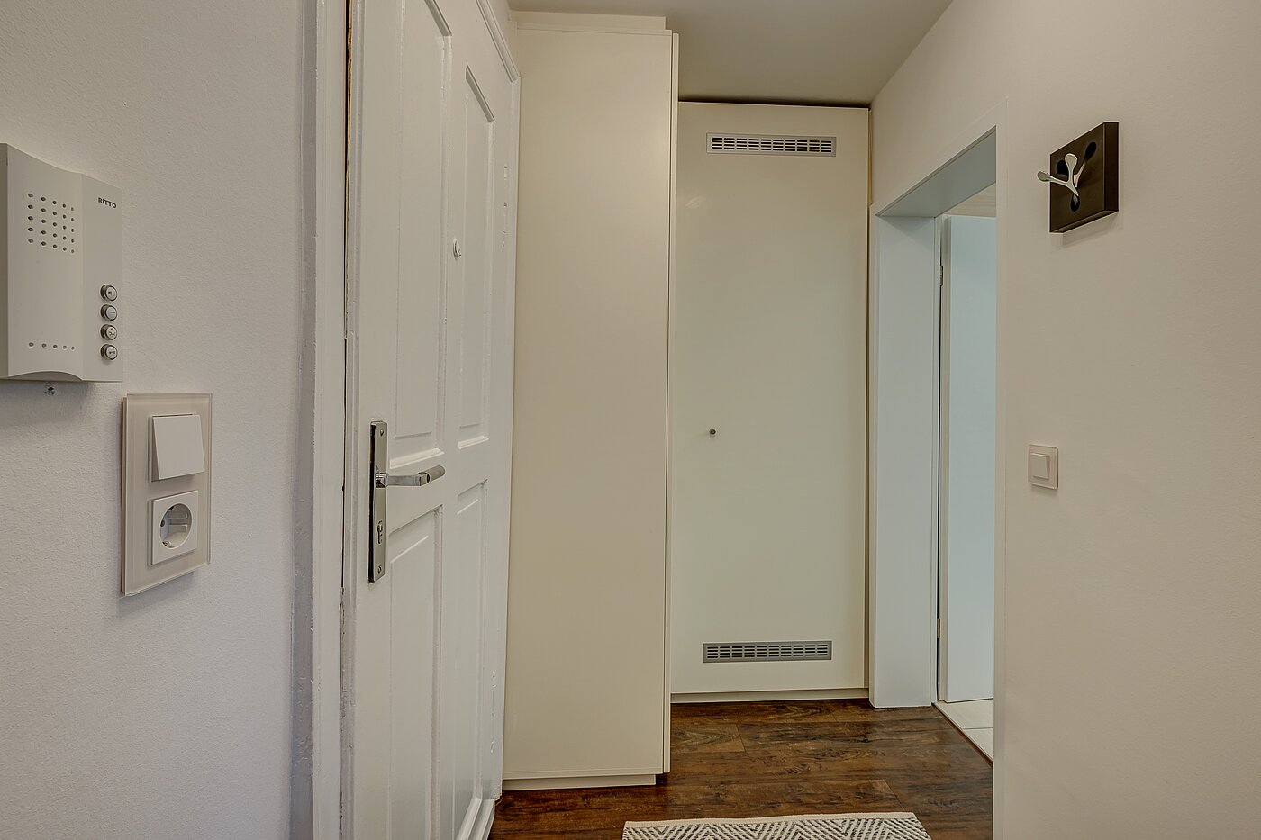 多层公寓 与 1 房间 | München-Neuhausen | 70235 | ... mit Garderobenschrank