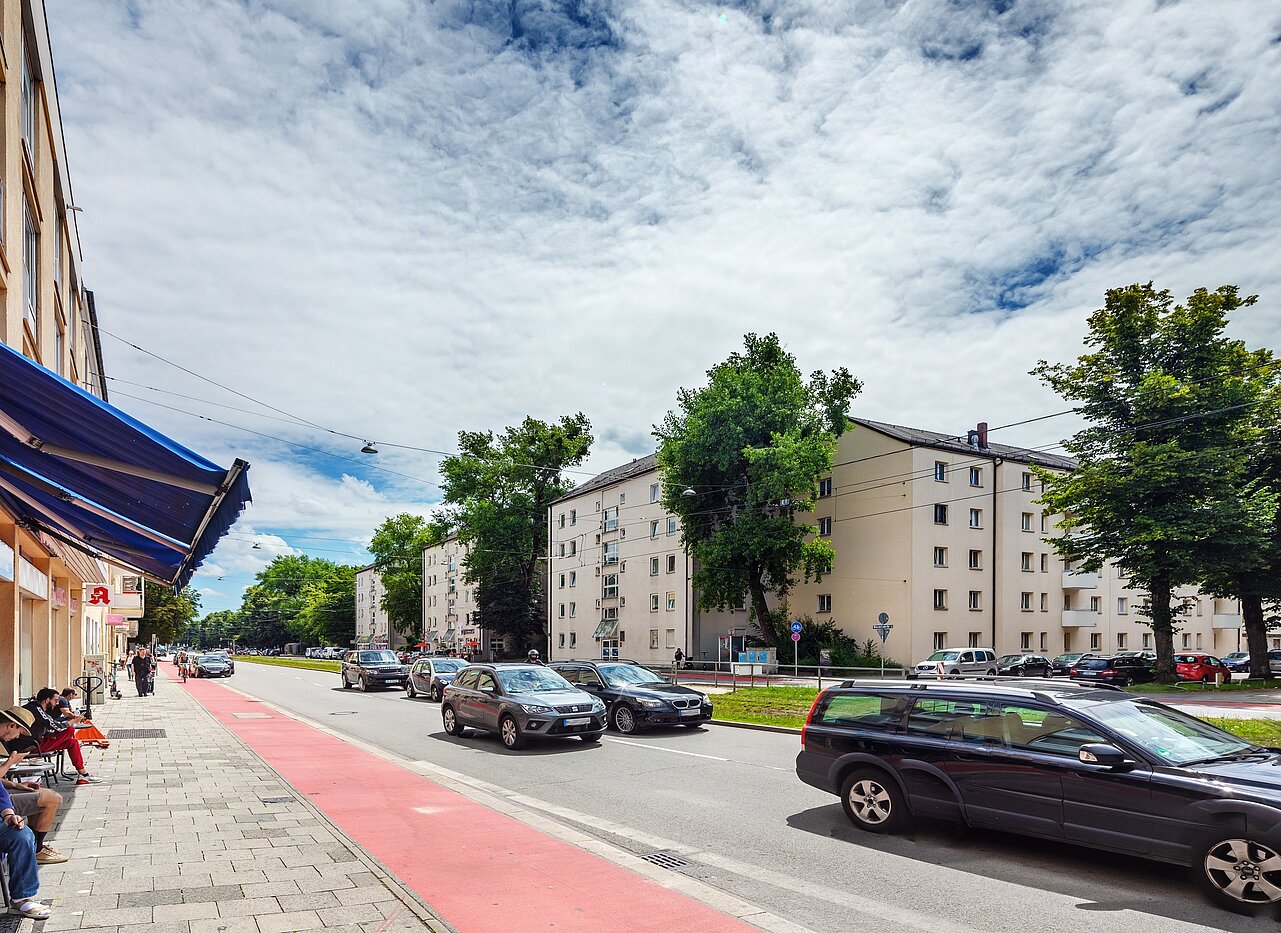 多层公寓 与 1 房间 | München-Berg am Laim | 2209ML2 | Straßenansicht