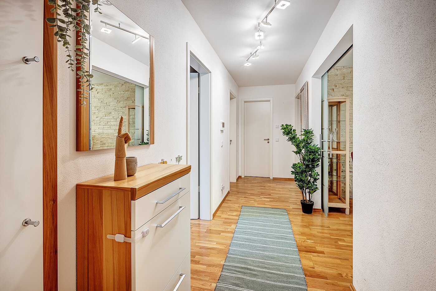 一楼公寓 与 3 房间 | Wolfratshausen | 2208ML1 | Schöner Eingangsbereich