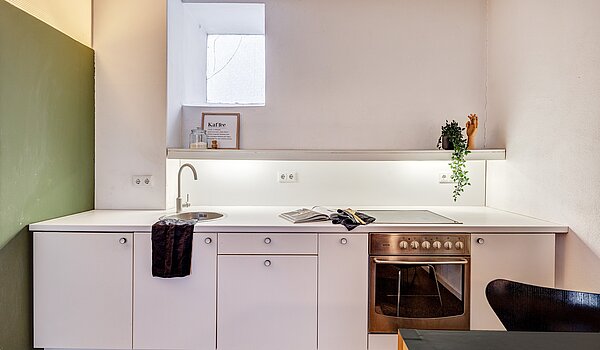 阁楼公寓 与 1 房间 | München-Isarvorstadt | 2211ML7 | Die breite Küchenzeile...