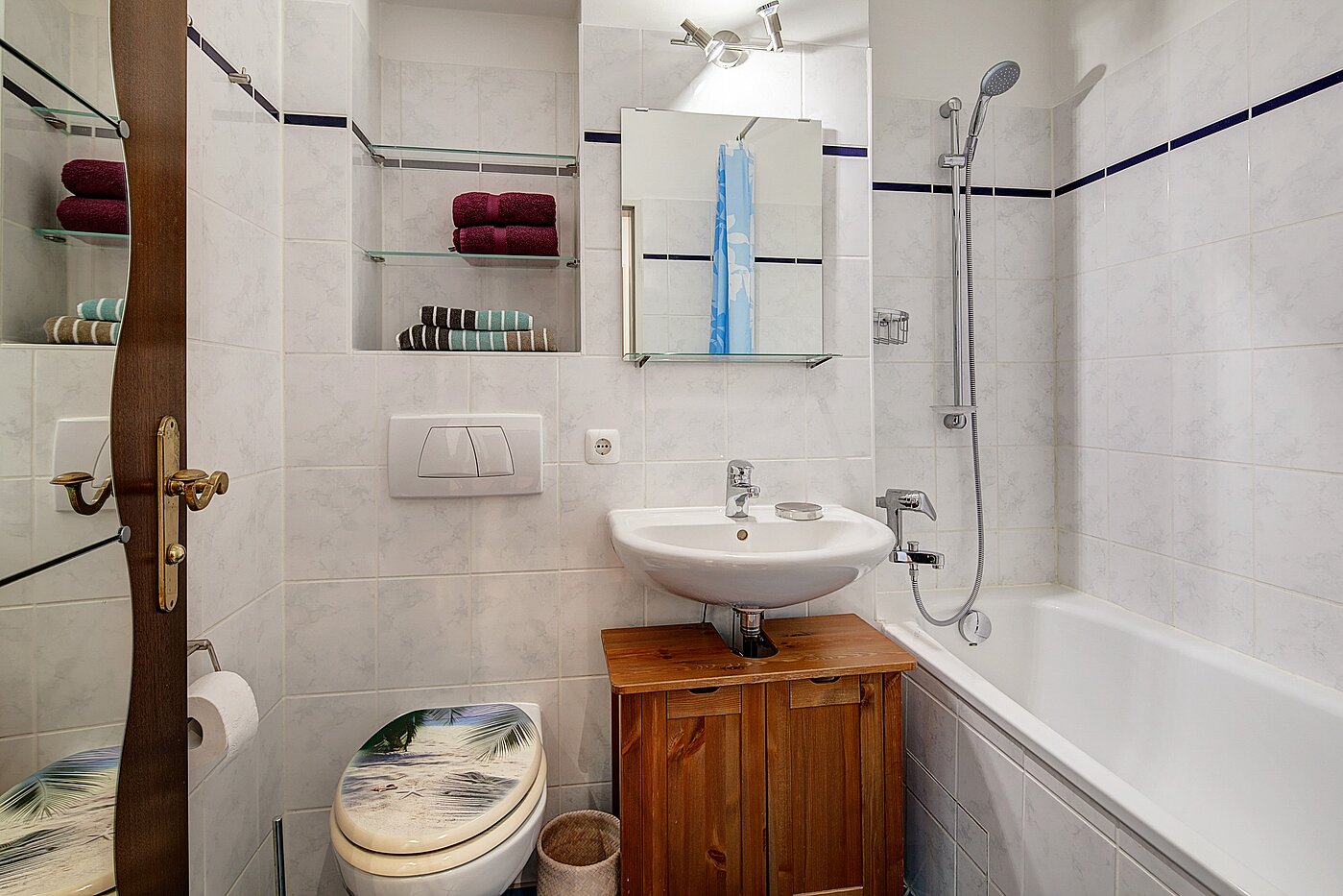 多层公寓 与 1 房间 | München-Schwabing | 2111ML3 | Das Wannenbad...