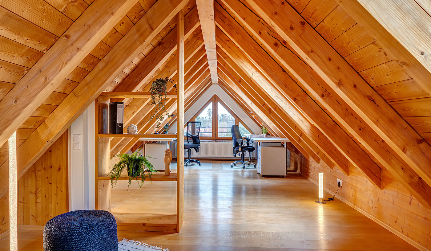 复式公寓 与 3.5 房间 | München-Trudering | 70391 | Spitzboden