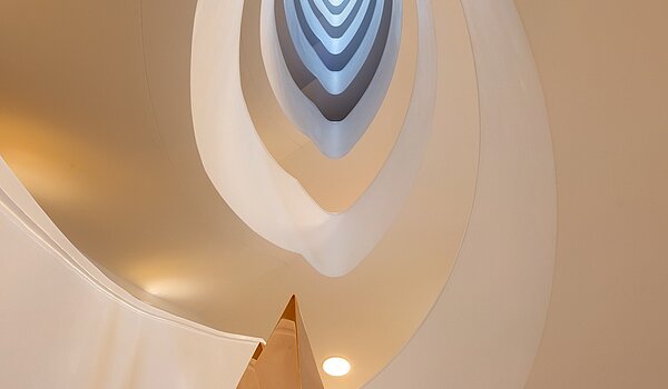 多层公寓 与 3 房间 | 70046 | Beeindruckendes Treppenauge