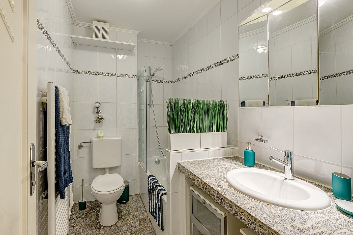 多层公寓 与 2 房间 | München-Milbertshofen | 701801 | ...mit Badewanne