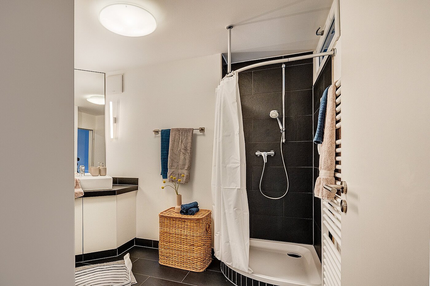 多层公寓 与 1 房间 | München-Freimann | 2105ML4 | ...mit Viertelkreisdusche