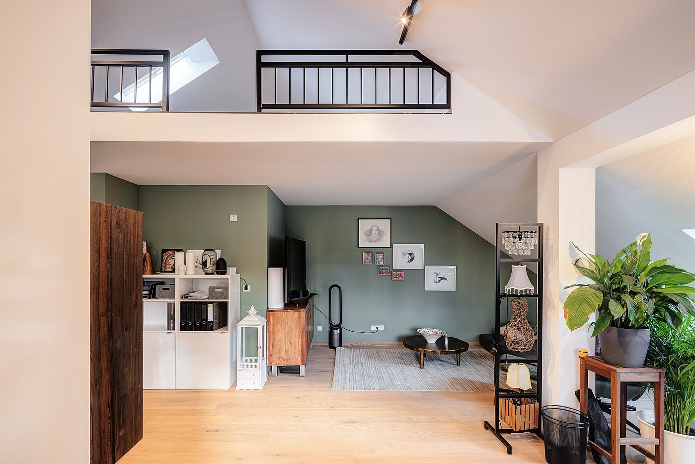 排角屋 与 6 房间 | München-Trudering | 70191 | ...Empore und...