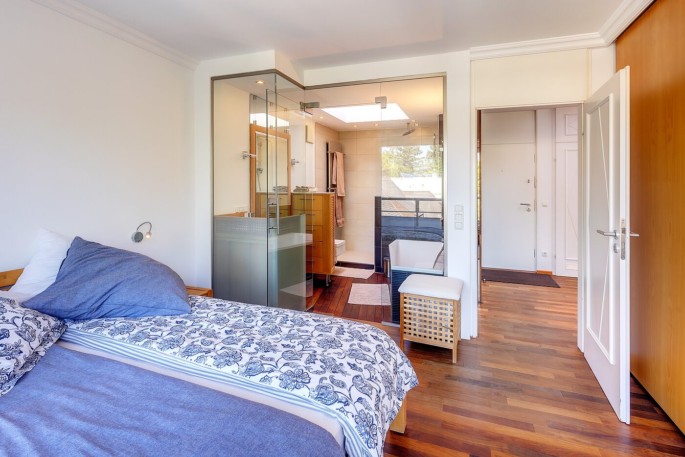 顶层公寓 与 2.5 房间 | München-Harlaching | 702581 | en suite Badezimmer