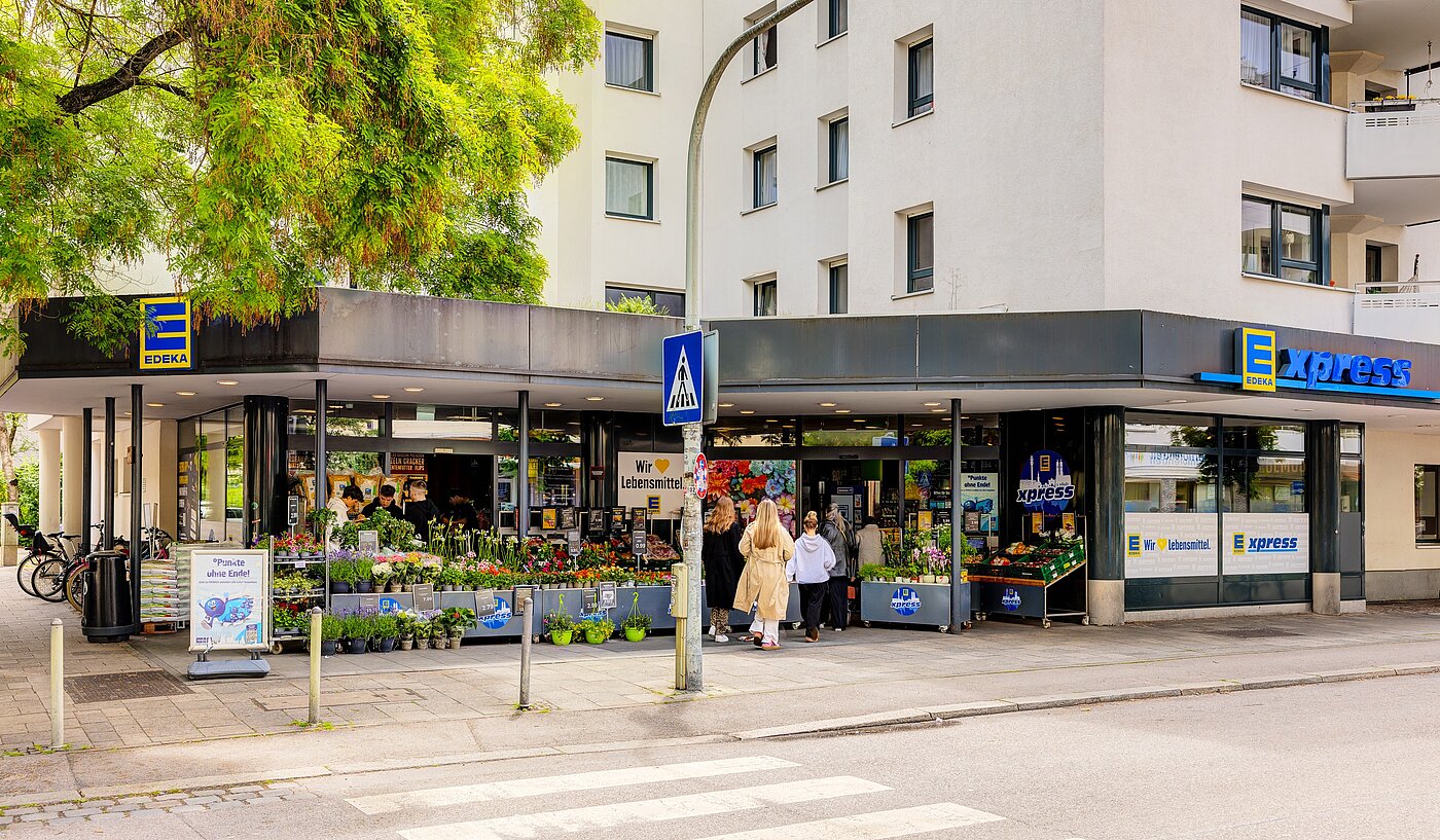 多层公寓 与 1 房间 | München-Neuhausen | 70235 | ...in unmittelbarer Nähe