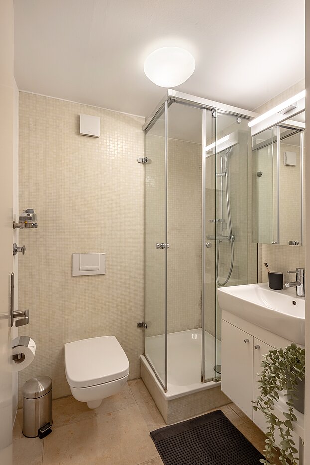 多层公寓 与 2 房间 | München-Solln | 704181 | ...mit Dusche