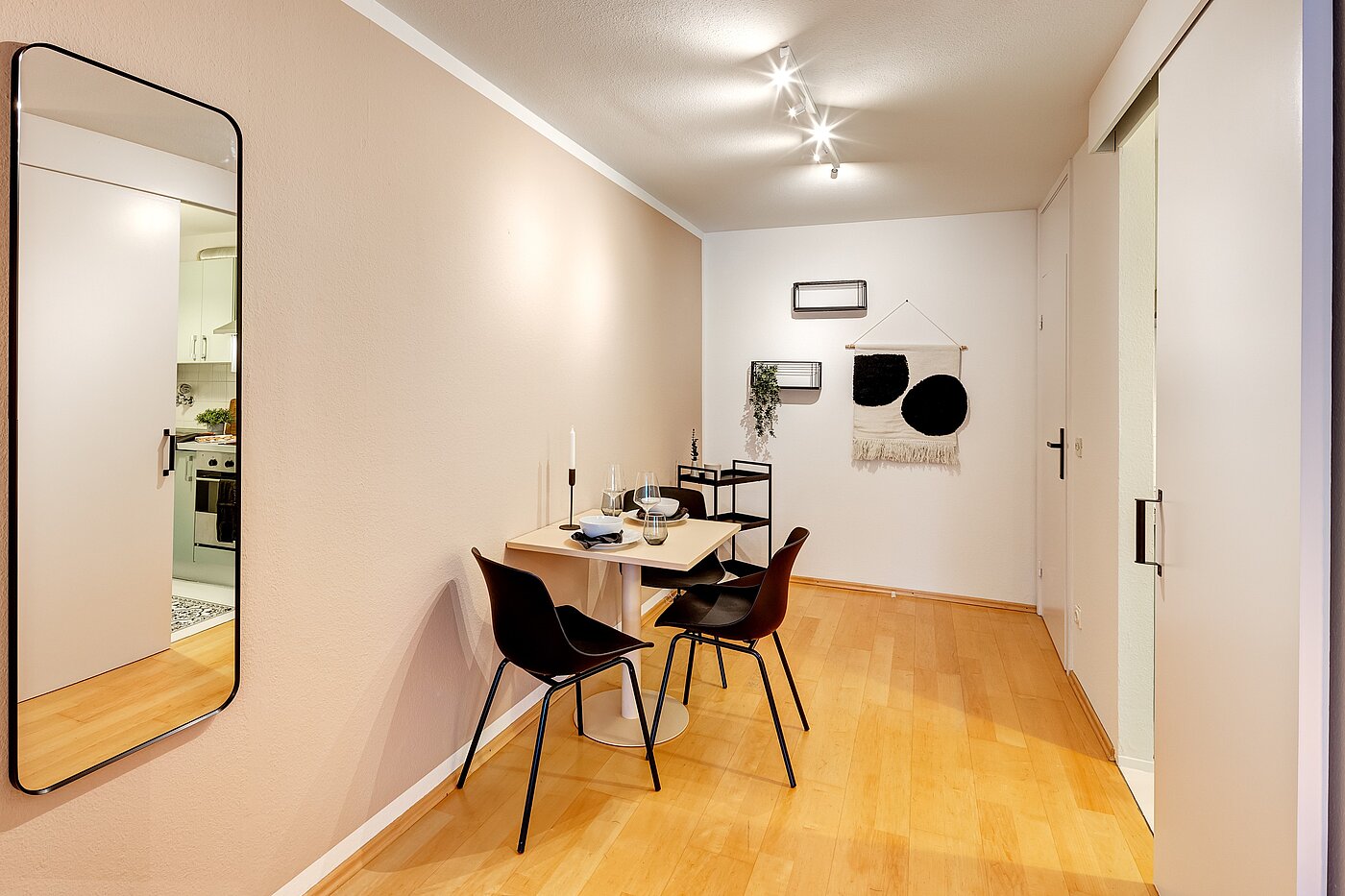 多层公寓 与 1 房间 | München-Maxvorstadt | 70132 | Ansprechende Essecke