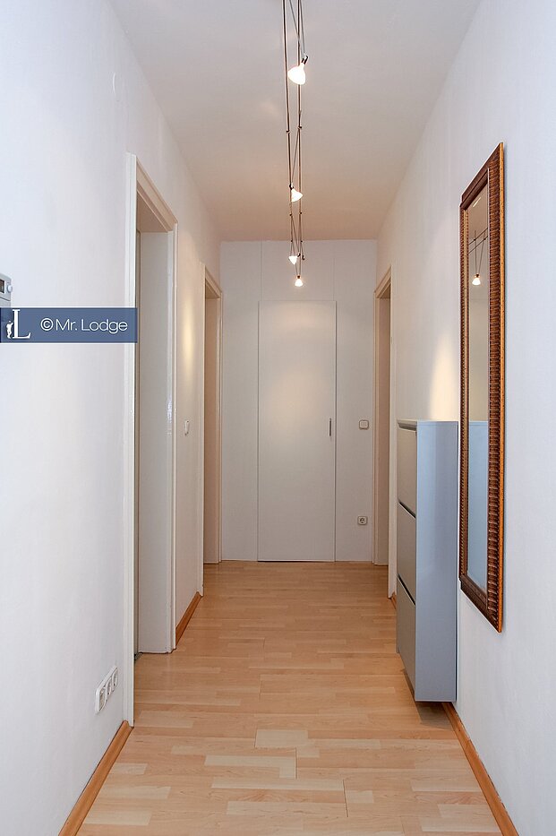 多层公寓 与 2 房间 | München-Isarvorstadt | 1709ML2 | Flur mit Einbauschrank